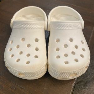 Toddler 9C white crocs
